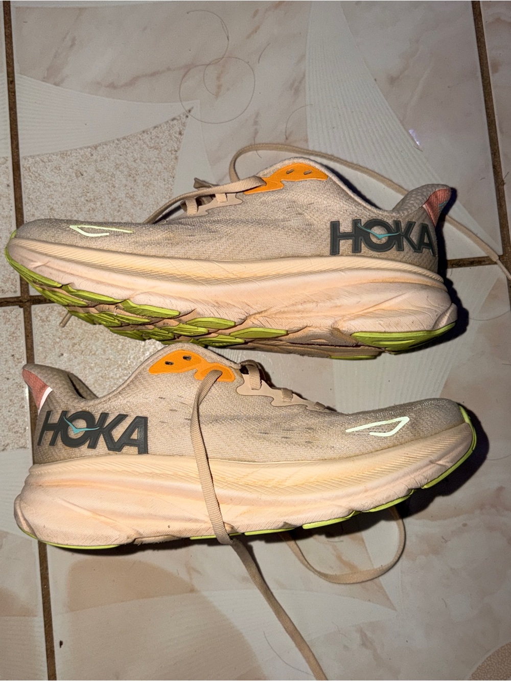Hoka Clifton 9